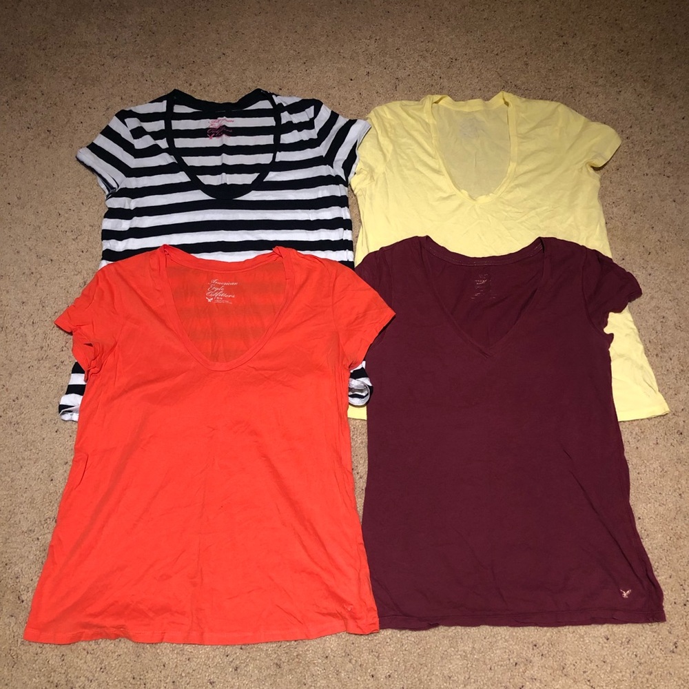 Pack of 4 American Eagle Fitted T-Shirts. Size: M